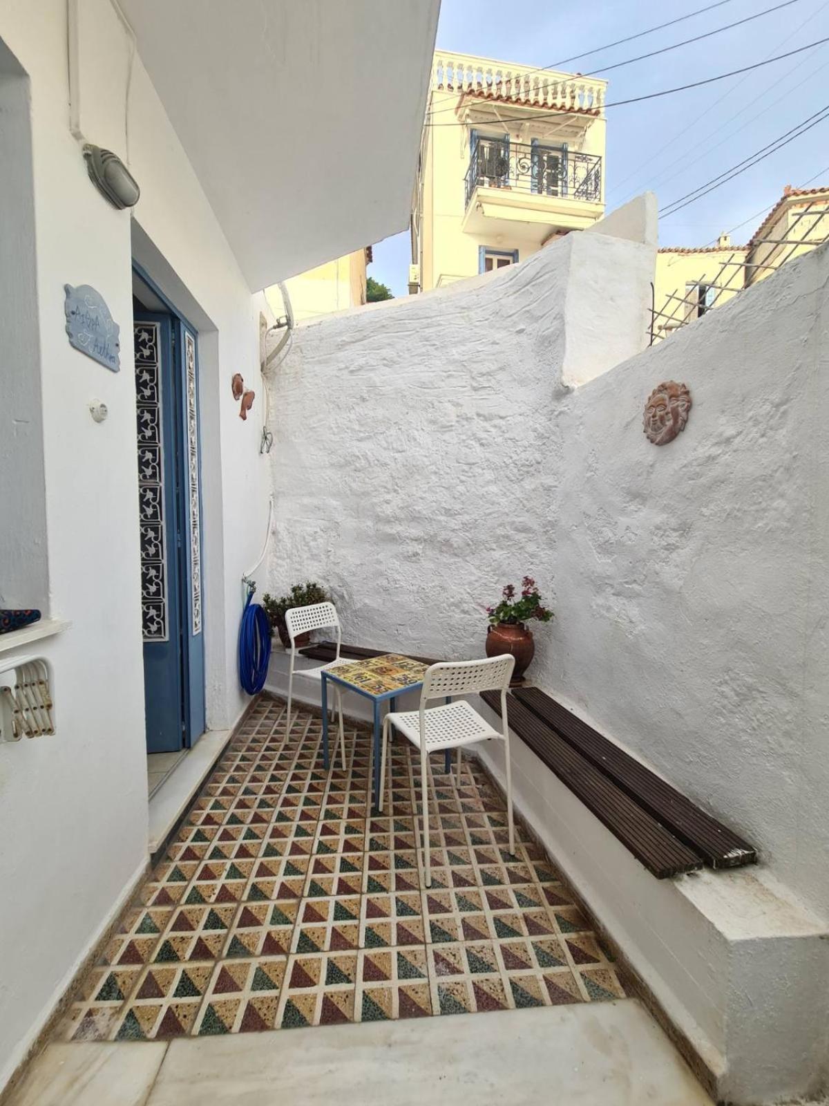 Aithra -Cosy Studio In Centre Of Poros Poros Town エクステリア 写真