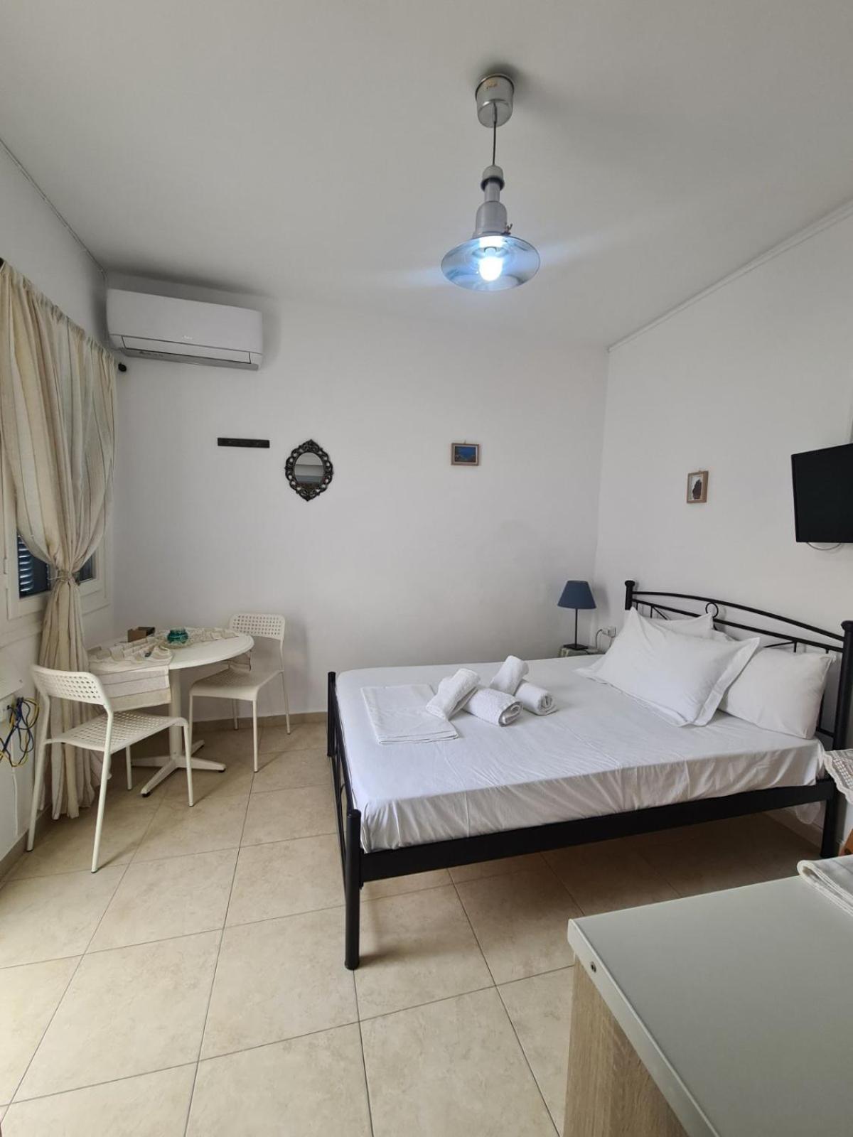 Aithra -Cosy Studio In Centre Of Poros Poros Town エクステリア 写真